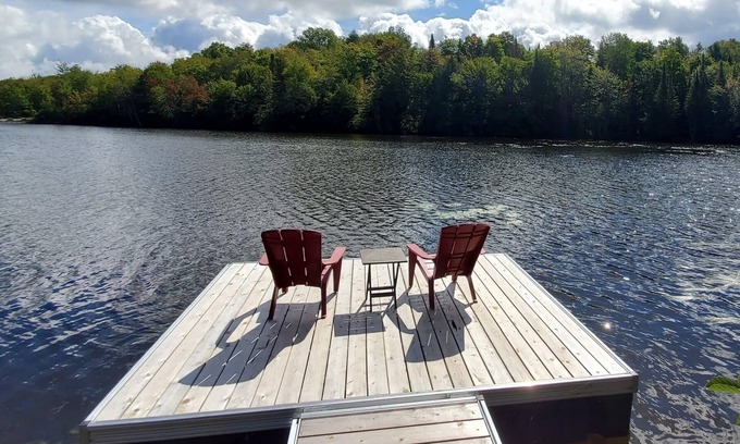 Saint-Calixte House | Cottage on the lake with SPA