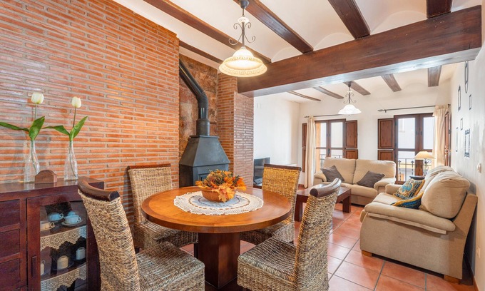 Chulilla House | Country House 'Cueva Del Gollisno' with Mountain View and Wi-Fi