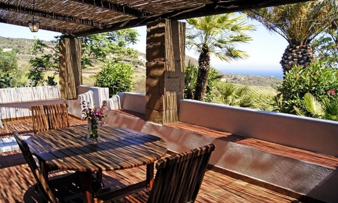 Kamma Apartment | Country house surrounded by greenery . for family!
