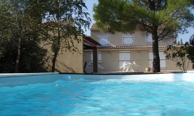 Courthezon House | Country house with 3500 m2 garden enclosed by a river and private swimming pool