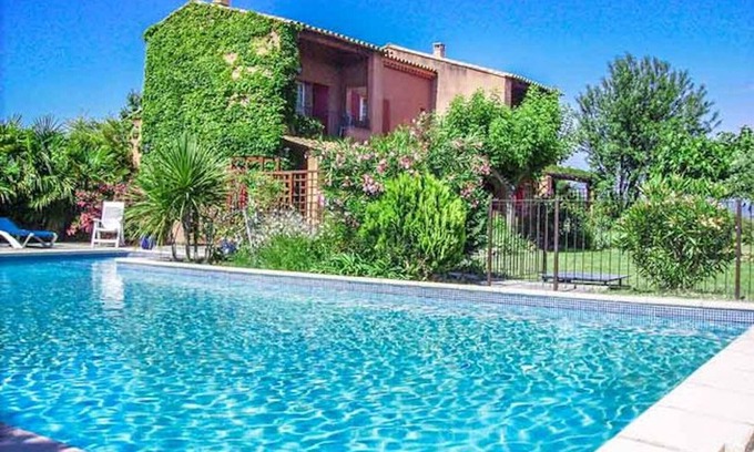 Courthezon House | Courthézon near Avignon, holiday villa, swimming pool, beautiful park