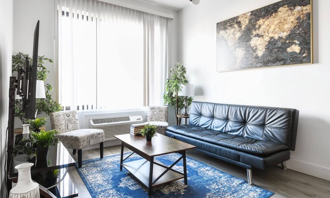 Elizabeth Apartment | Cozy 1BR next to EWR 3623