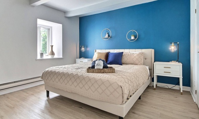 Quartier 5-4 Apartment | Cozy 2BR - Saphir Suite W/King Bed Free P