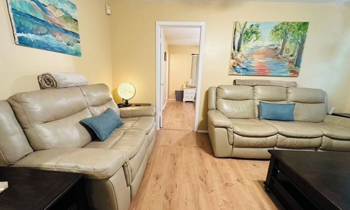 East MLK House | Cozy 3-bedroom 2-bath house in Central East Austin w/yard