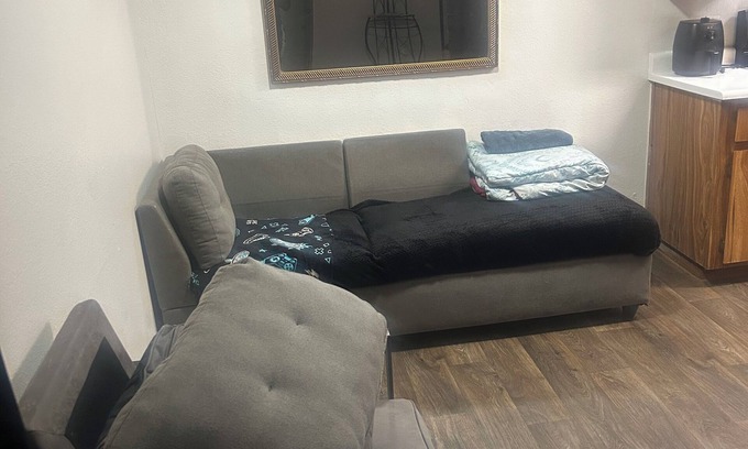 Alhambra Apartment | Cozy 4 bed hostel for individuals or a private room