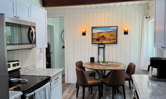 Steamboat Springs Ski Chalet | Cozy 4-bedroom chalet in fabulous Steamboat Springs walking distance to Skiing