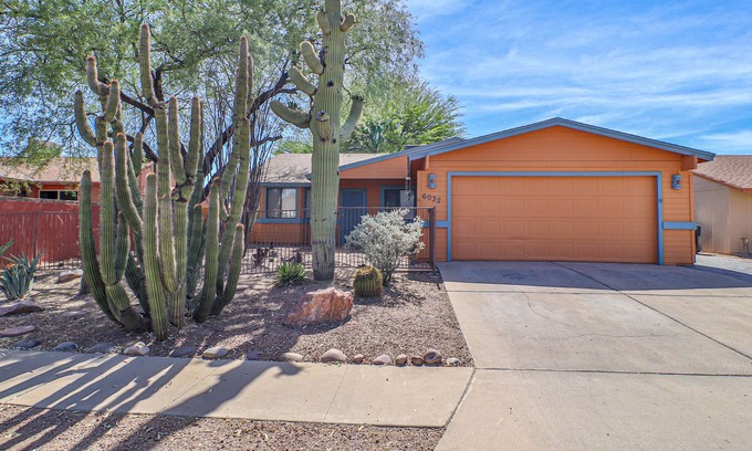 Tucson House | Cozy 4 Bedroom, 2 Bathroom home with lovely yard