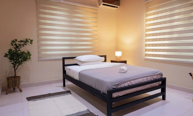 Nungua House | Cozy 4-Bedroom Townhouse in Community 25, Tema