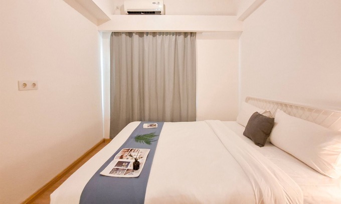 Bumi Serpong Damai Apartment | Cozy And Pool View 2Br At Sky House Bsd Apartment