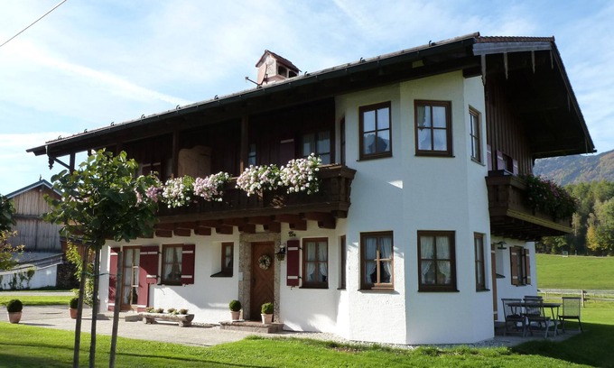 Gmain Apartment | Cozy apartment in the mountains near Salzburg