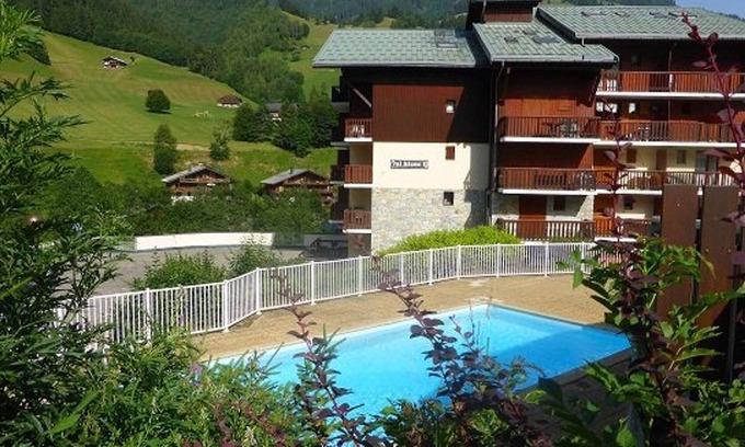 Areches Apartment | Cozy apartment 3-5 pers, pool, near slopes, village center