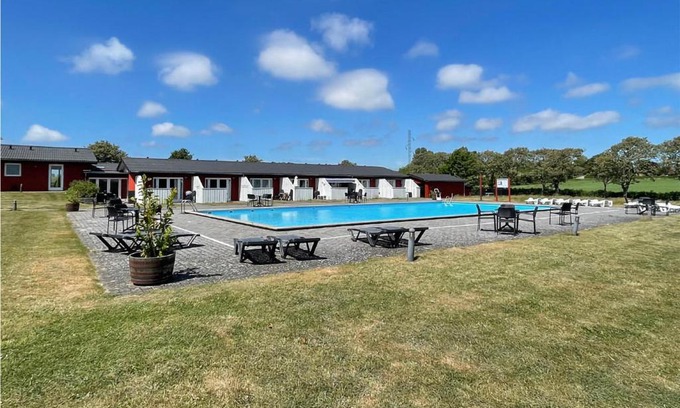 Akirkeby Apartment | Cozy Apartment In Aakirkeby