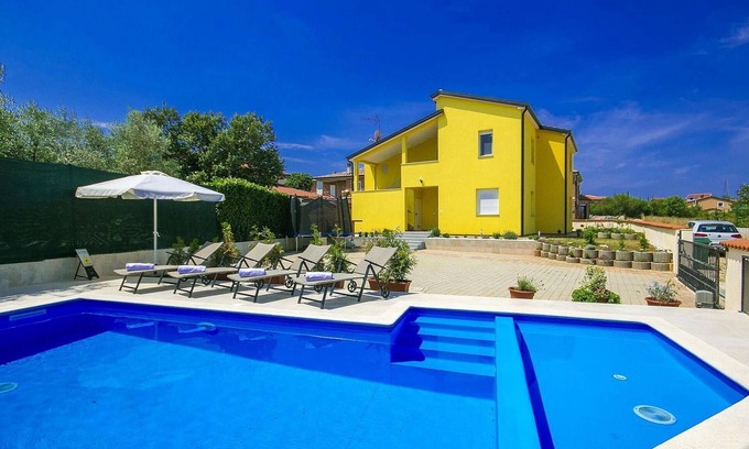 Kastel Apartment | Cozy apartment in Buje with WiFi