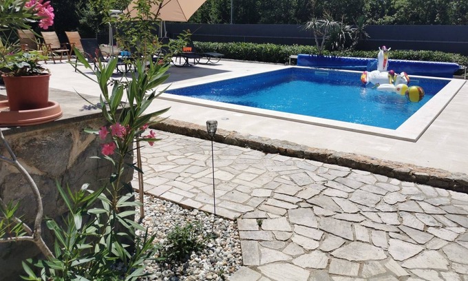 Pinezici Apartment | Cozy apartment NINA for 4 persons
