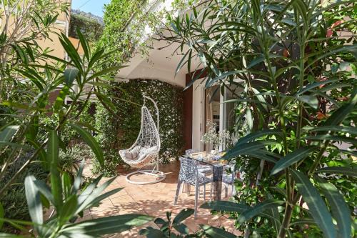 Orahovac Apartment | Cozy Apartment with Garden
