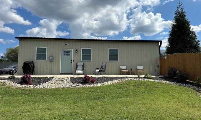 Amelia Court House House | Cozy Barndominium Guest Home