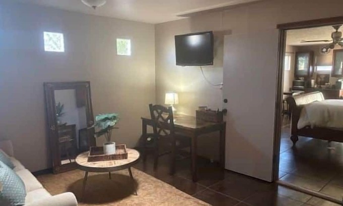 North Valley House | Cozy bungalow in charming Albuquerque near Balloon Fiesta Park with Mtn. Views