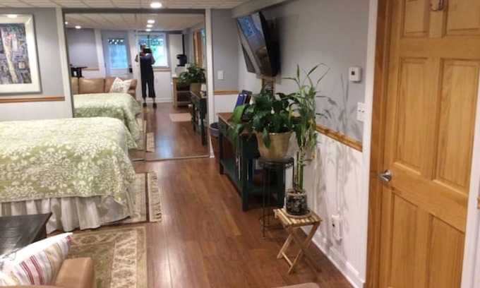Huntington Apartment | Cozy, Clean Private Studio - 1 Hour To NYC Or Hamptons