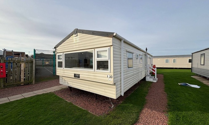 Eyemouth Apartment | Cozy Coastal caravan in Eyemouth