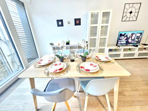 Hollerich Apartment | Cozy&contemporary 2BR Flat-3B