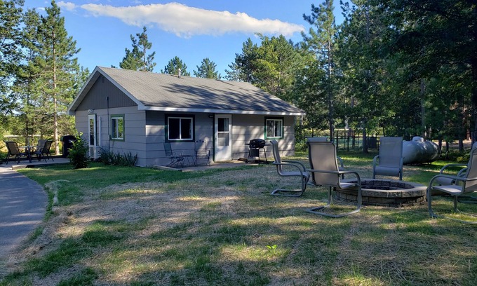 Rapid River Cottage | Cozy Cottage centrally located in the U.P!