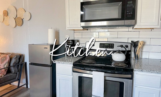 Central Oklahoma City Apartment | Cozy Downtown Escape With Full Kitchen 32A