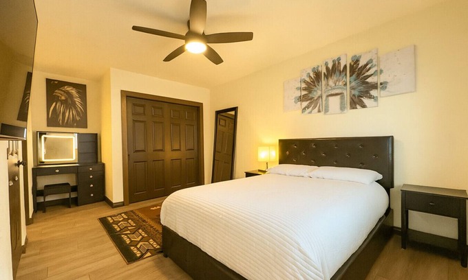 University Heights Apartment | Cozy Escape 1BD UNM Recently Renovated & Walkable!