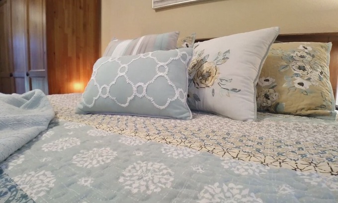 West Hills Apartment | ❤️Cozy Guest Suite Close to Everything❤️