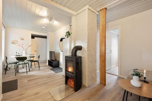 Sentrum Apartment | Cozy Hideaway with Private Balcony and Self Check In