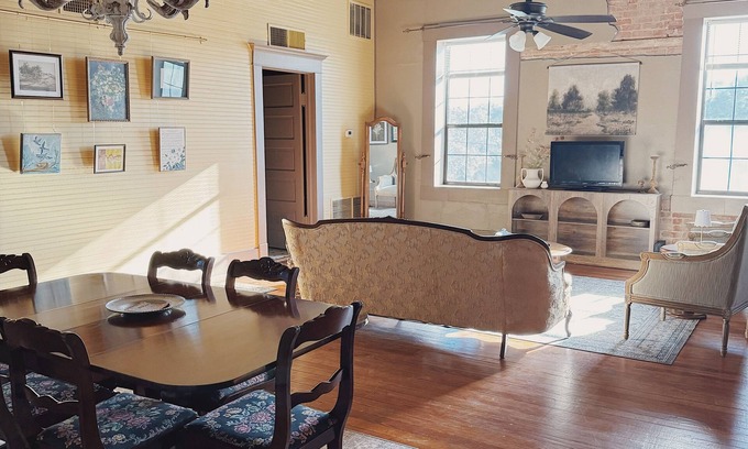 Lorena House | Cozy Historic Stay with Antique Charm in Old Town Lorena, off I35 and near Waco