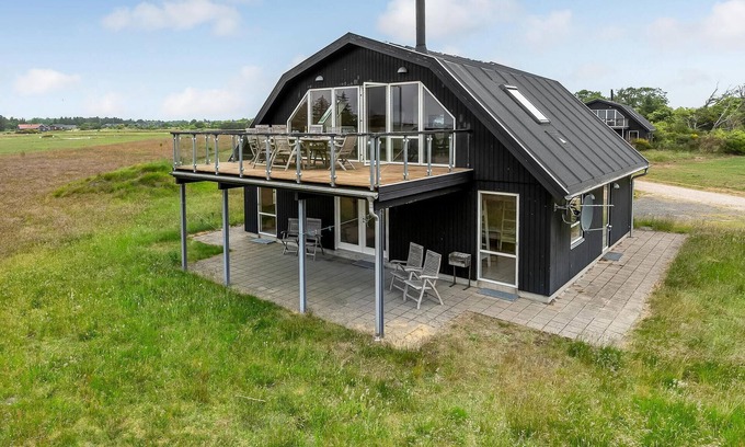 Ringkøbing-Skjern Municipality House | Cozy home in Skjern with kitchen