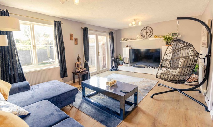 Andover House | Cozy House in Central Andover (Parking, 65” TV)