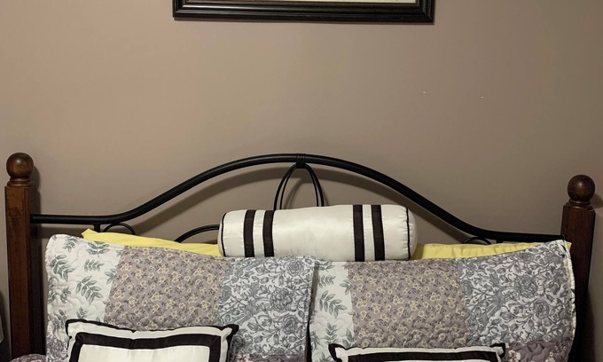 Sylvan Lake Apartment | Cozy Lodge Suite Lic# STAR 04363