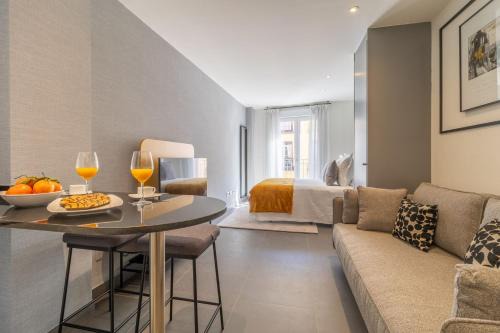 Barrio de La Latina Apartment | Cozy Loft Near El Rastro with a Touch of Charm - Latina Toledo III