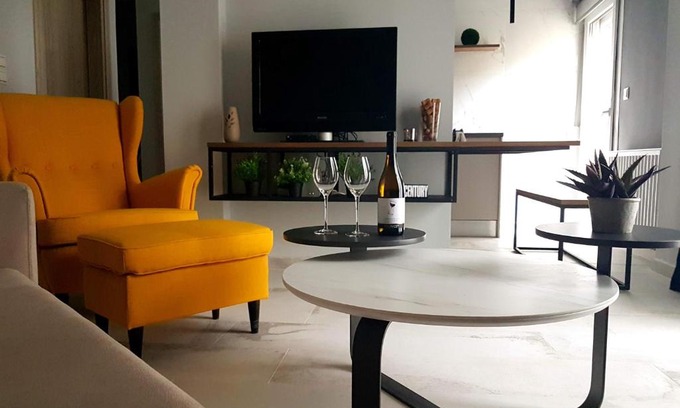 Thessaloniki City Centre Apartment | Cozy Modern Apartment Inside The City Center