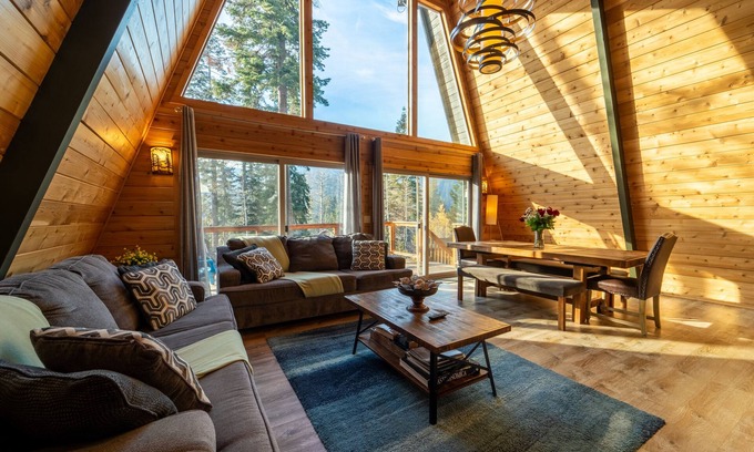 Olympic Valley Cabin | Cozy Ski Cabin in Alpine Meadows