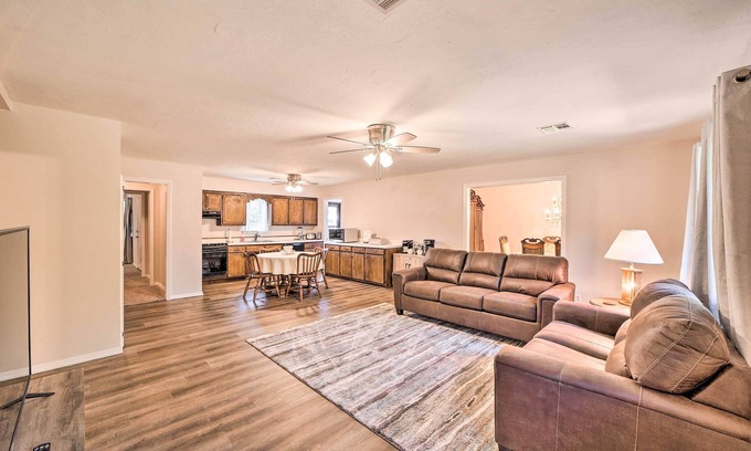 Longtown House | Cozy Stigler Escape, Walk to Lake Eufaula!