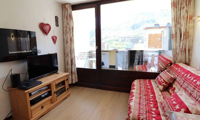Les Almes Apartment | Cozy Studio Near Slopes with Balcony and Ski Storage