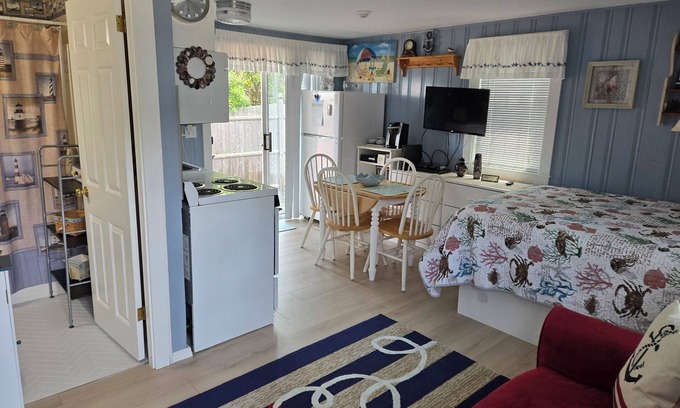 Dennis Port Apartment | Cozy studio only 3/10 of a mile from Nantucket Sound, Free WIFI