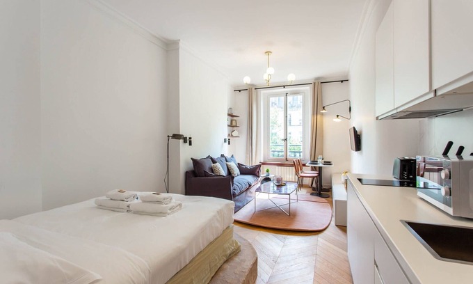 Chaussee-d'Antin Apartment | Cozy Studio Retreat in the Heart of Paris - Madeleine Opera