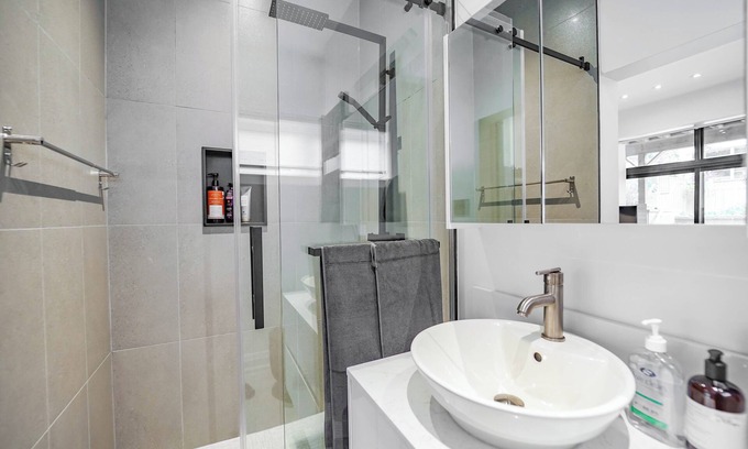 Toronto Apartment | Cozy Suite with Private Access | Midtown Toronto