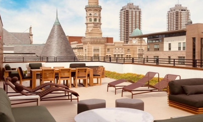 Lockerbie Square Apartment | Cozysuites on Mass With Garage Parking 7