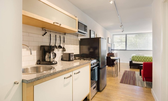 Brookwood Apartment | CPA Quick Easy Virtual Check In Perfect for Business Professionals