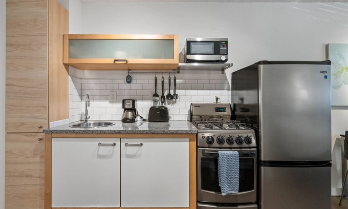 Brookwood Apartment | CPD Safe Clean Studio w Free Parking Near Shepherd Center