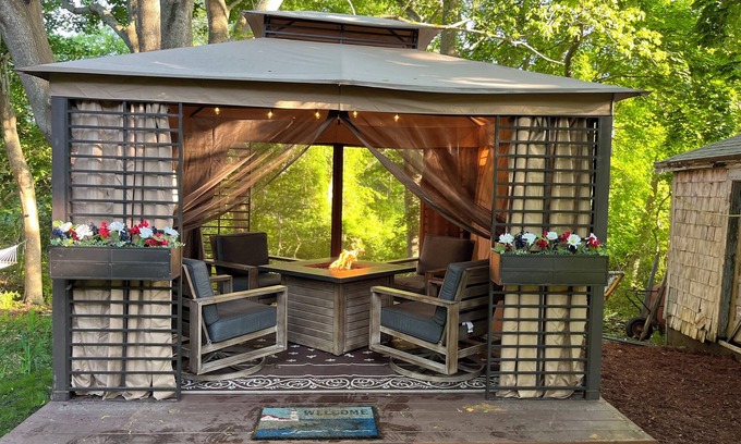 West Yarmouth Cottage | Cranberry Beach Cottage; Minutes to Beach & Ferry