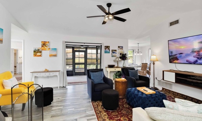 Venice House | Creek Golf course front home minute from DowntownVenice Florida.