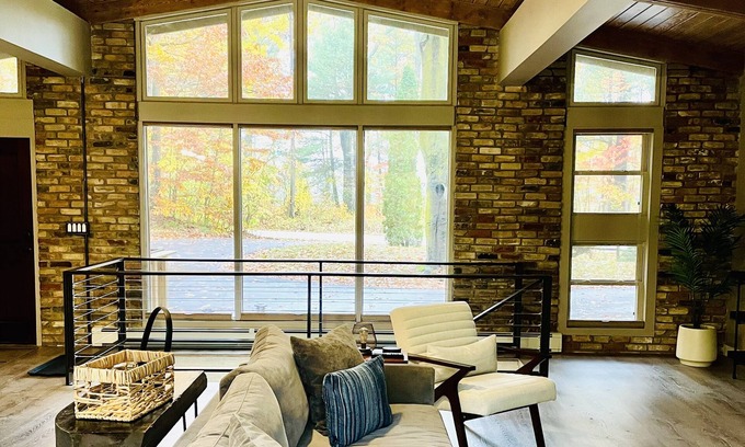 Fruitport House | Creekside - Secluded Sanctuary near Spring Lake/Grand Haven/Holland/Muskegon