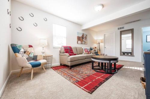 Bloomington House | Croquet - Fire Pit - Central Location