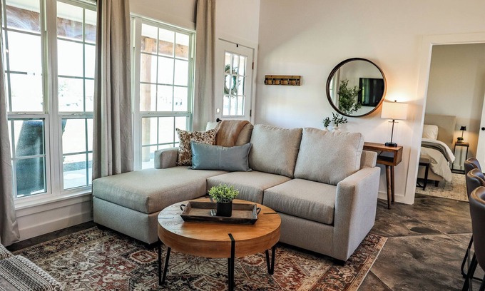 Fredericksburg Cottage | Cross Mountain Cottages 8 | Chill Spot w/Firepit