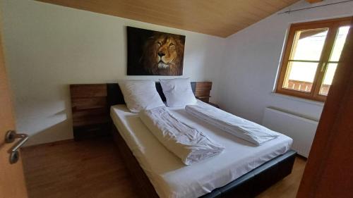 Krumbach Apartment | CROWN LIVING - Wohlfühl Studios - Self CheckIn - Parkplatz - Küche